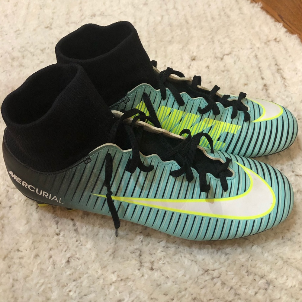 Nike women’s mercurial cleats